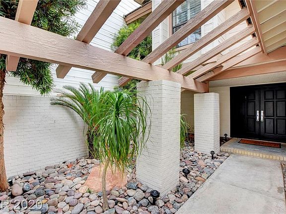 4th image of 1112 Pinehurst Dr