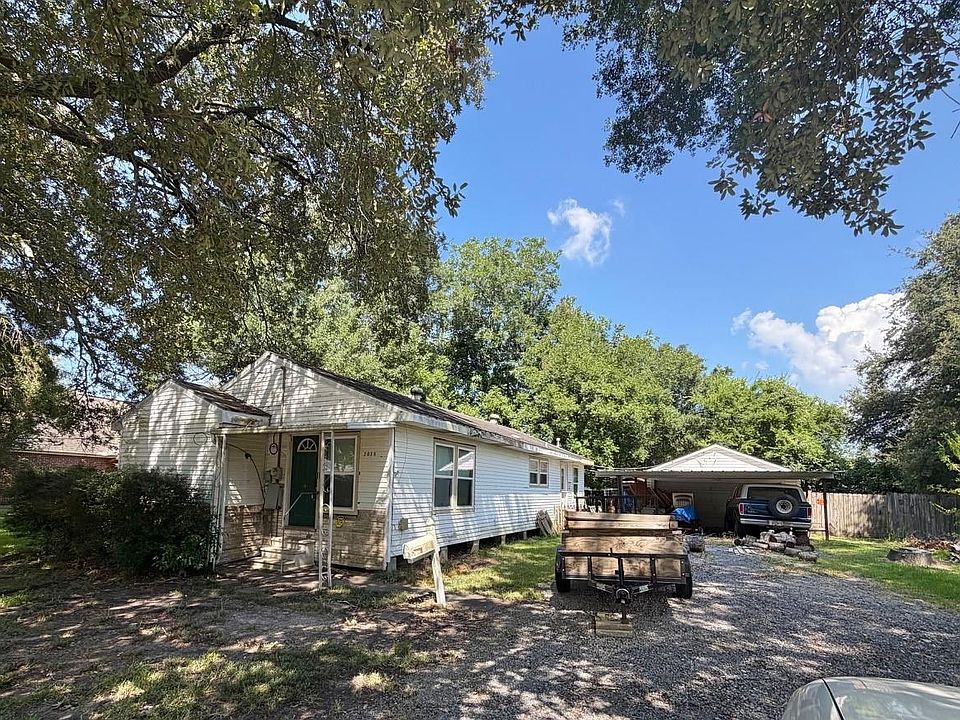 1st image of 2038 6th St