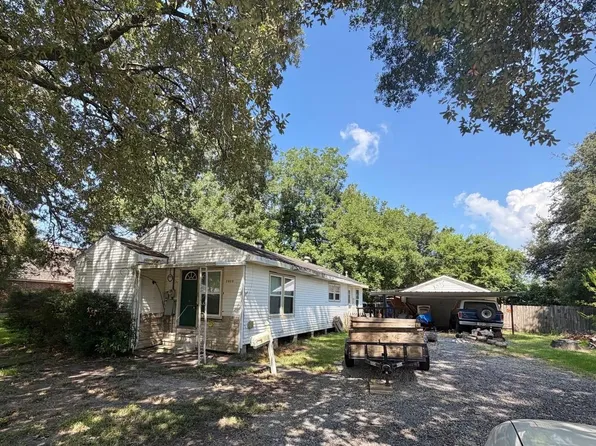 2038 6th St, Port Neches, TX 77651