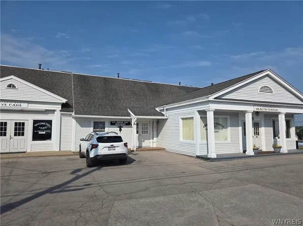 225 Portage Rd, Lewiston, NY 14092