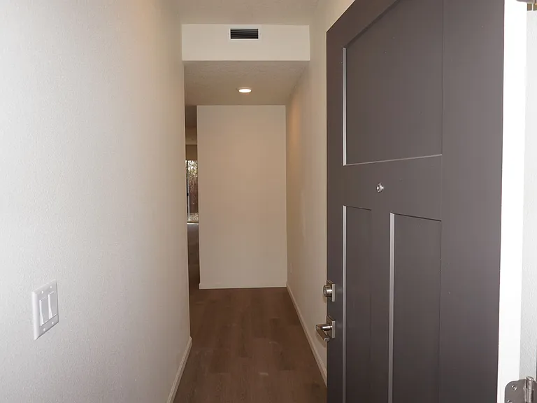 11420 NE 127th Ct — Photo 2