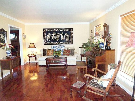 4th image of 5526 Pebble Springs Dr