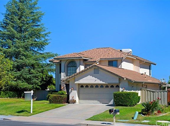 3rd image of 42091 Humber Dr