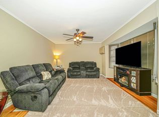 10 Burlington Ave, Deer Park, NY 11729