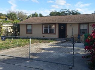 1204 Pioneer Rd, Mangonia Park, FL 33407