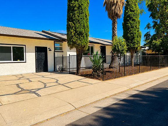 4th image of 2334 S Sacramento St