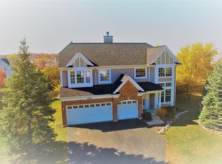 1957 Raintree Rd, Yorkville, IL 60560