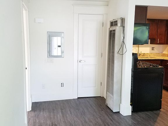 5th image of 90 Laverack Ave