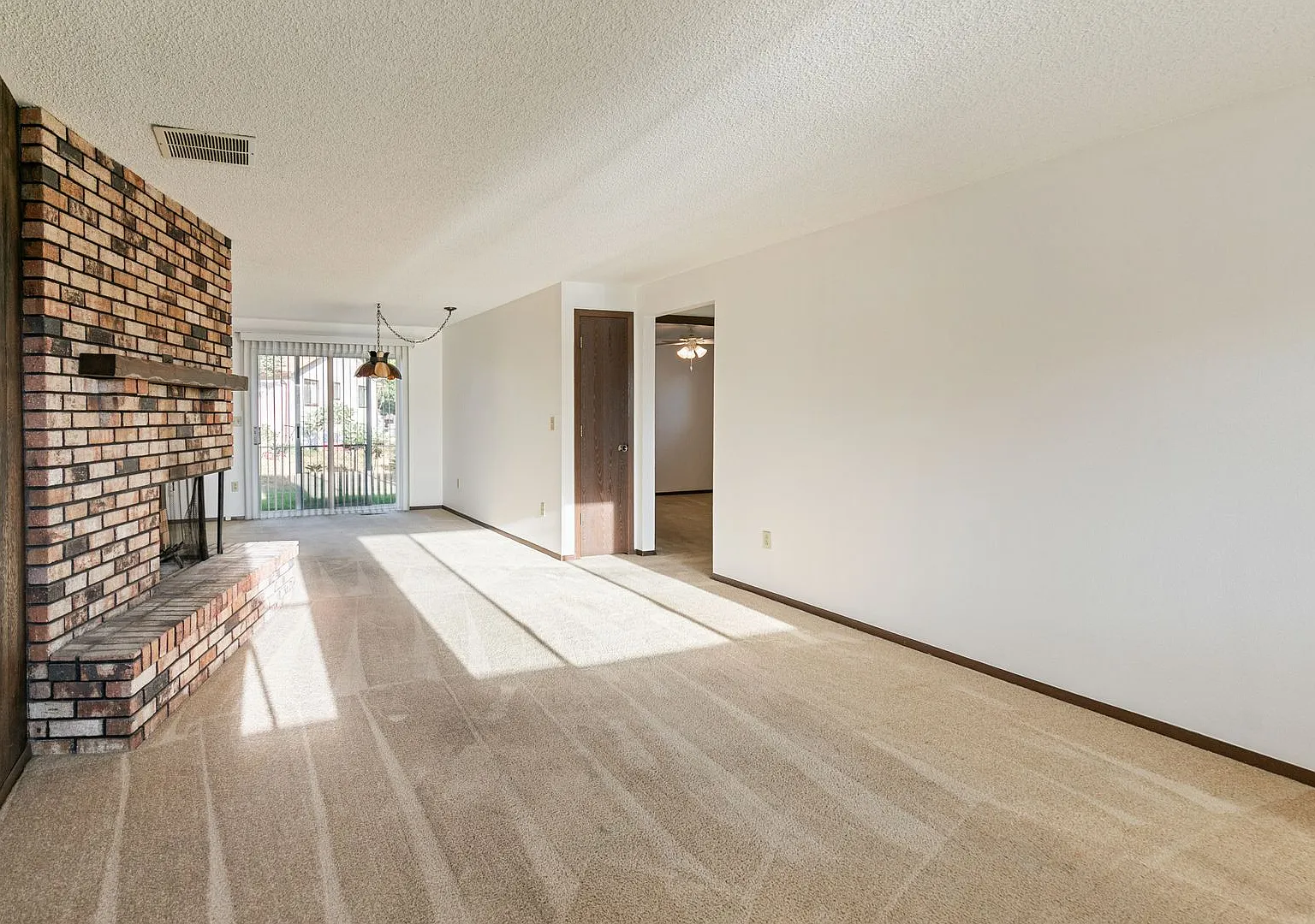 2-Bedroom Townhome with Garage and Owner-Provided Lawn Care — Photo 4