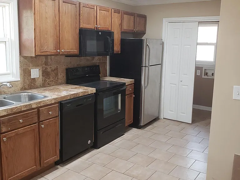 971 Gresham Ave SE — Photo 13
