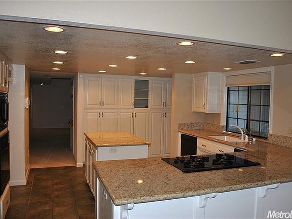 3rd image of 105 Mule Creek Ct