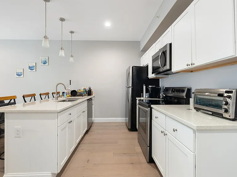 364 Madison Ave #2 — Photo 9