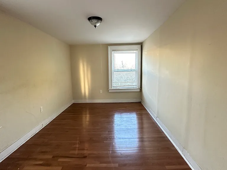 133 Hobart St #2B — Photo 6