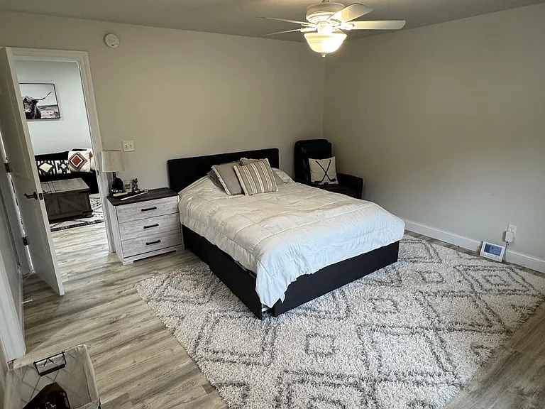 1571 N Huron Rd — Photo 25