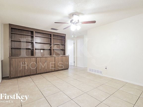 3rd image of 1489 Carmen Ave