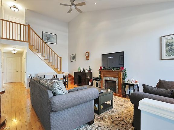 2nd image of 10 Lilyvalley Ln
