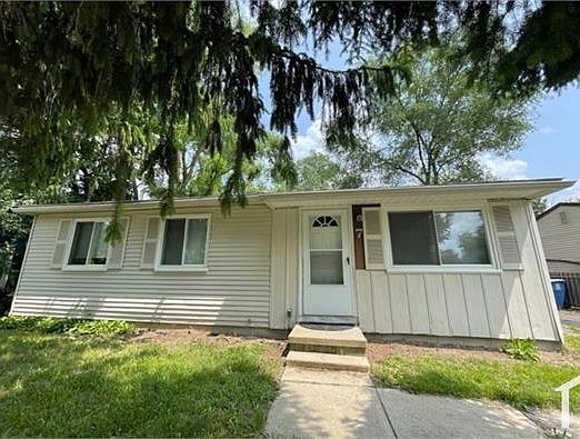 1st image of 7 Lucerne Ct
