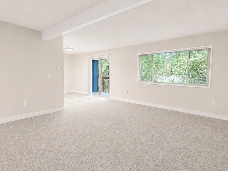 Edmonds Crest Apartments — Photo 13