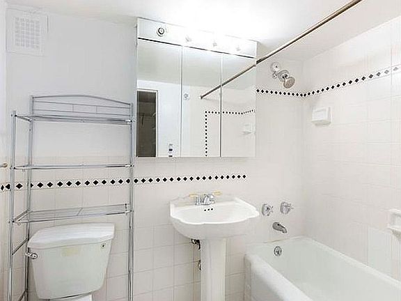 4th image of 100 W 57th St #4Q