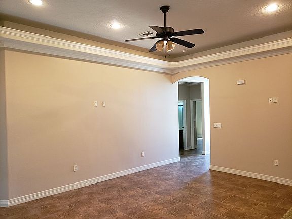 5th image of 7465 Royal Meadows Cir