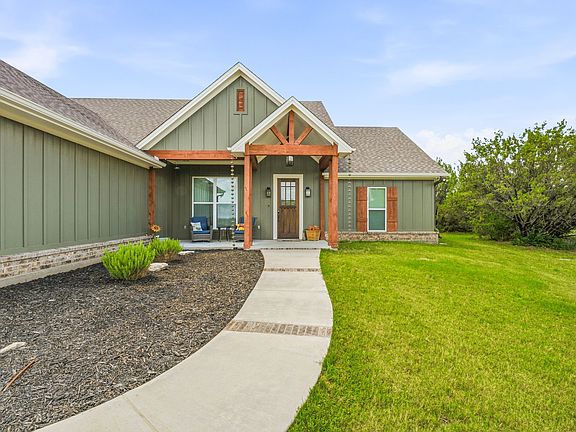 3rd image of 3265 Beacon Lake Dr