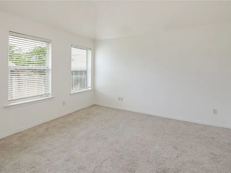 1203 Beacon Ct — Photo 18