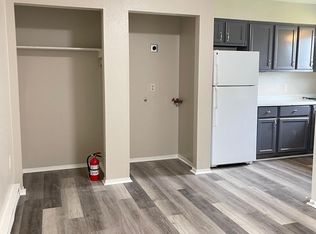 37 E Monroe Ave, Hartford, WI 53027