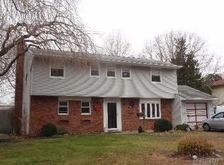 50 Overlook Dr, East Islip, NY 11730