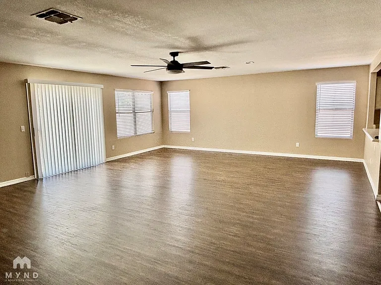 8128 W Mission Ln — Photo 12