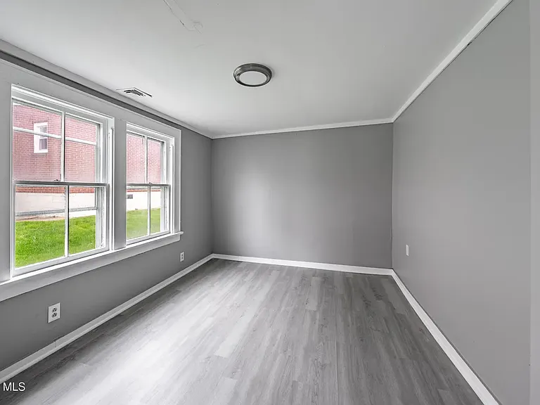 362 2nd St #1 — Photo 7