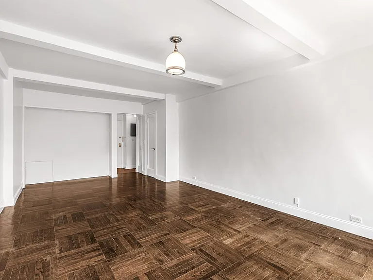 307 E 44th St #1507 — Photo 1