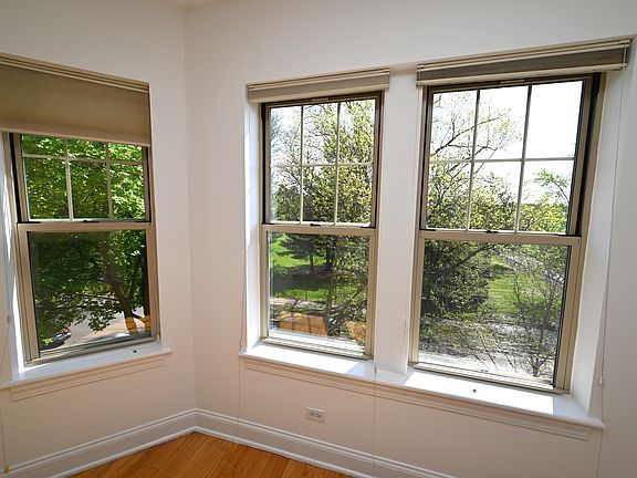 5th image of 7404 N Oakley Ave APT 3