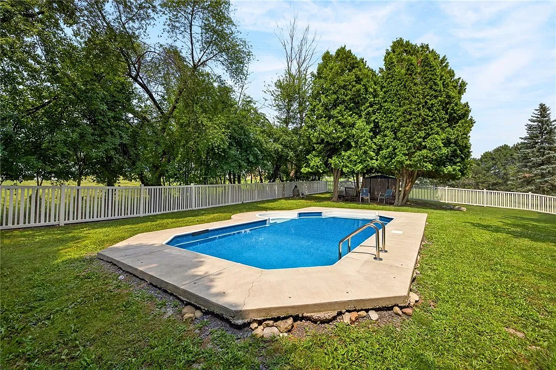 2 bed, 2253 sqft, $2,800 — Photo 4