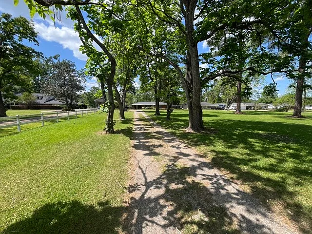 507 Lakeshore Dr — Photo 4
