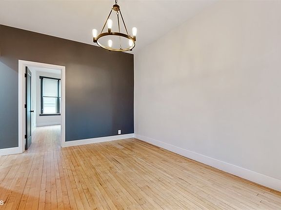 3rd image of 841 N Maplewood Ave Unit 2R