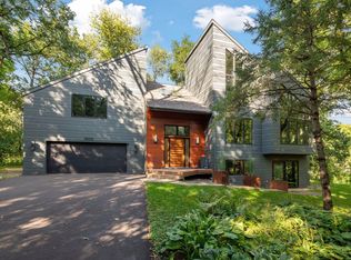 15010 Woods Edge, Minnetonka, MN 55345
