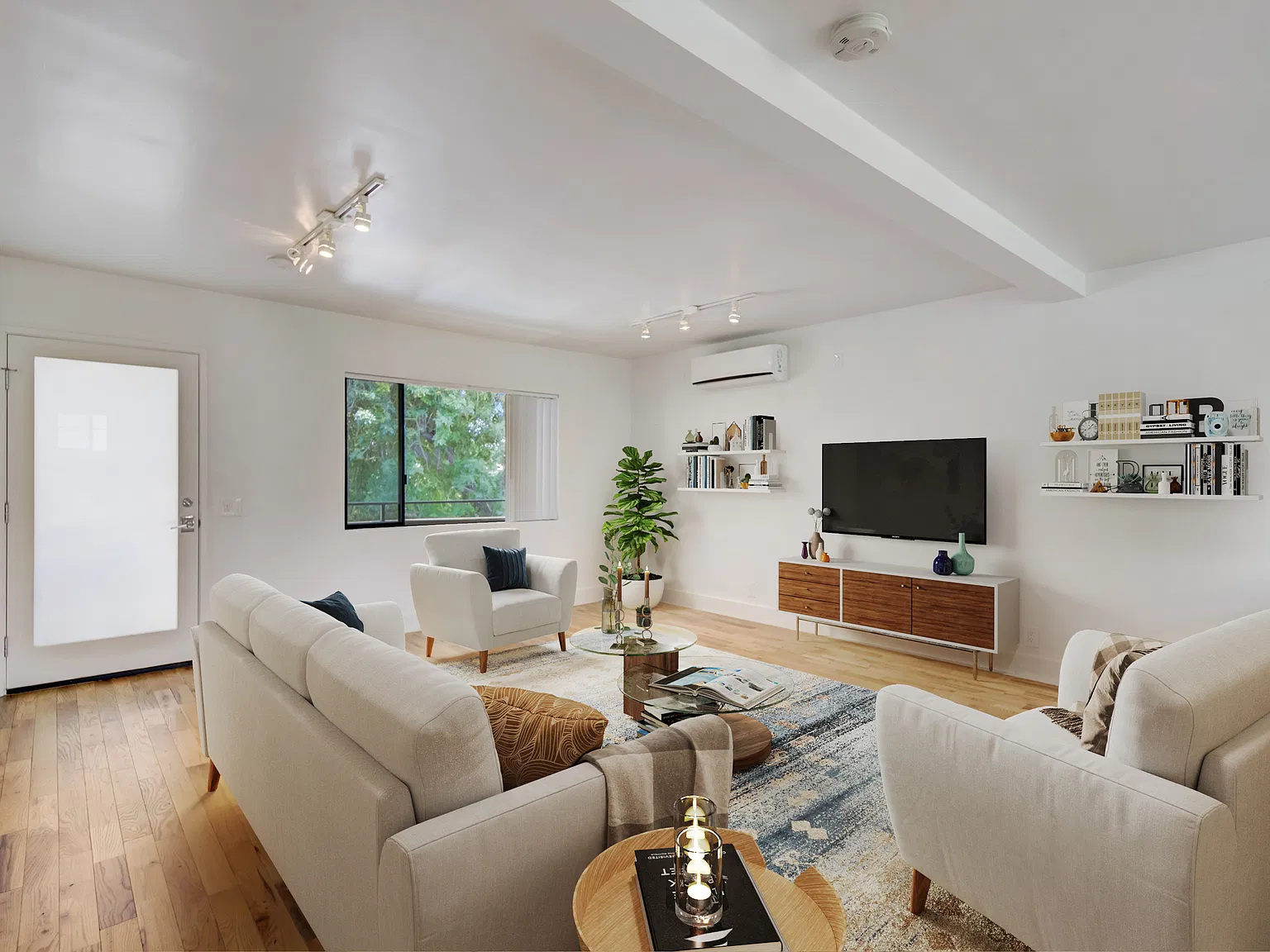 2 bed, 800 sqft, $3,300 — Photo 2