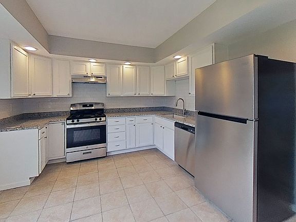 4th image of 28843 Miller Dr