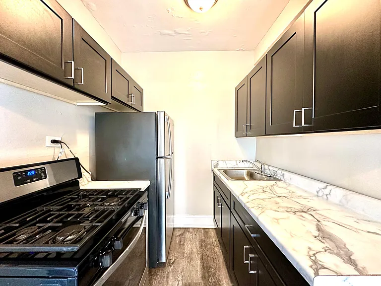 1033 W Loyola Ave #207 — Photo 9