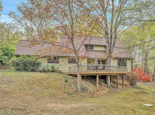 3271 Links Manor Dr, Salem, VA 24153