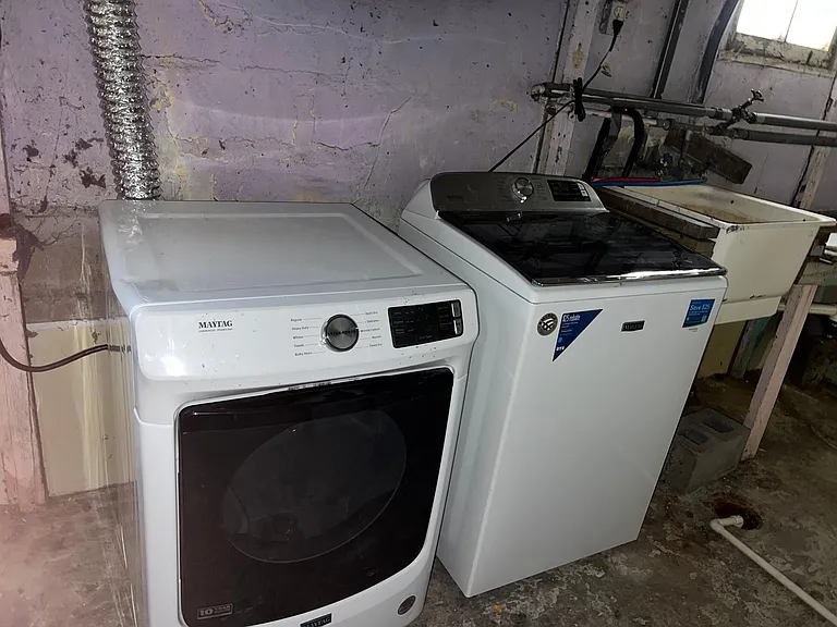 New Maytag Washer / Dryer