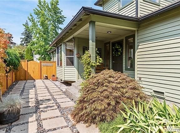 2nd image of 11502 NE 90th St