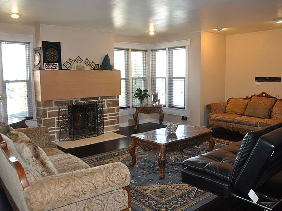 3rd image of 7201 N Karlov Ave