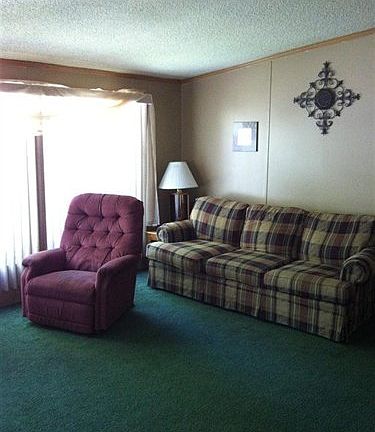 3rd image of 31 Manor Dr