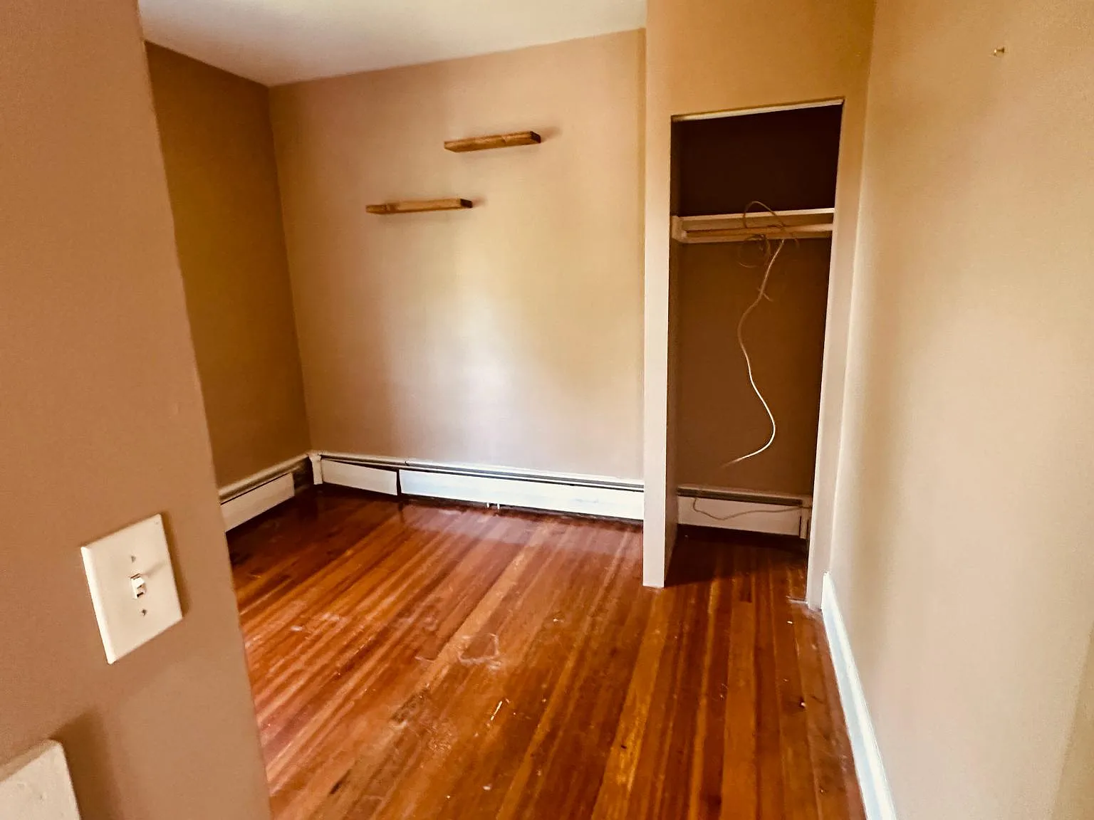 3 bed, 1010 sqft, $1,775 — Photo 3