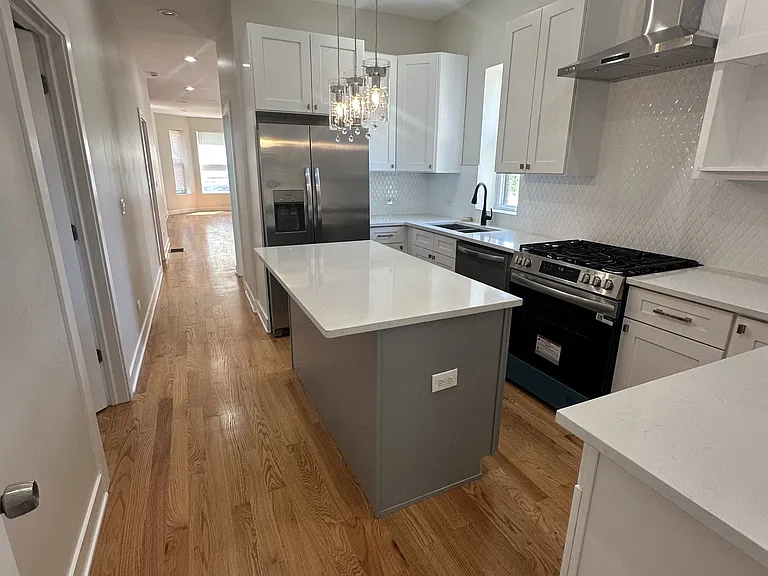 6350 S Champlain Ave #1 — Photo 1