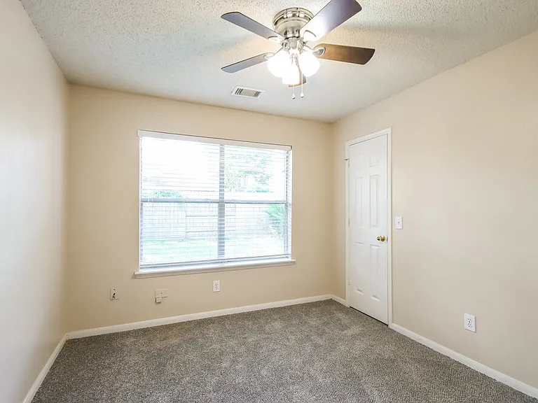 7131 Maple Walk Dr — Photo 12