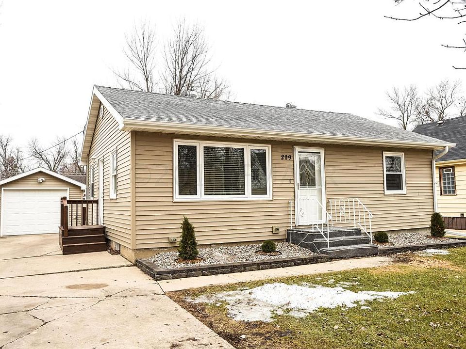 1st image of 209 2nd Ave E