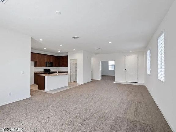 3rd image of 10979 W Melvin St