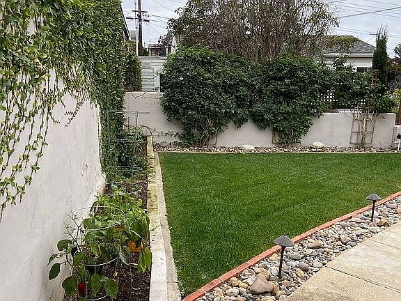 5th image of 4567 Saratoga Ave